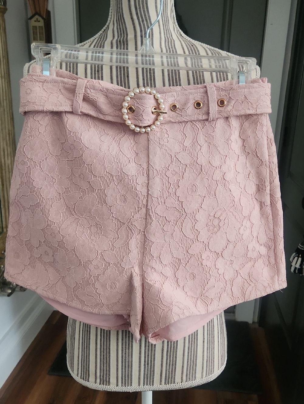 Main Strip Women's Pink Floral  High-Waist Shorts with Pearl Buckle